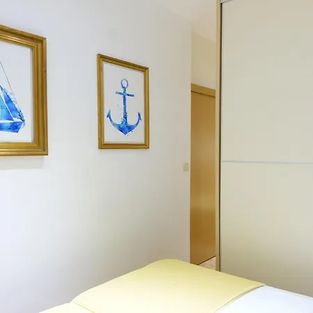 Rooms-shared Flat * Valencia