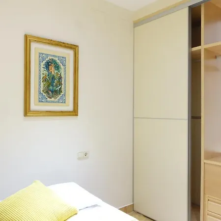 ホームステイ Rooms-shared Flat バレンシア